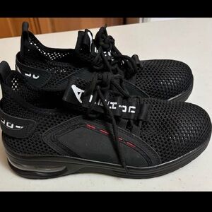 Woman’s Safety Sneakers size 8 New